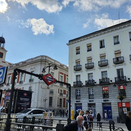 Hostal Riesco Madrid Exterior photo