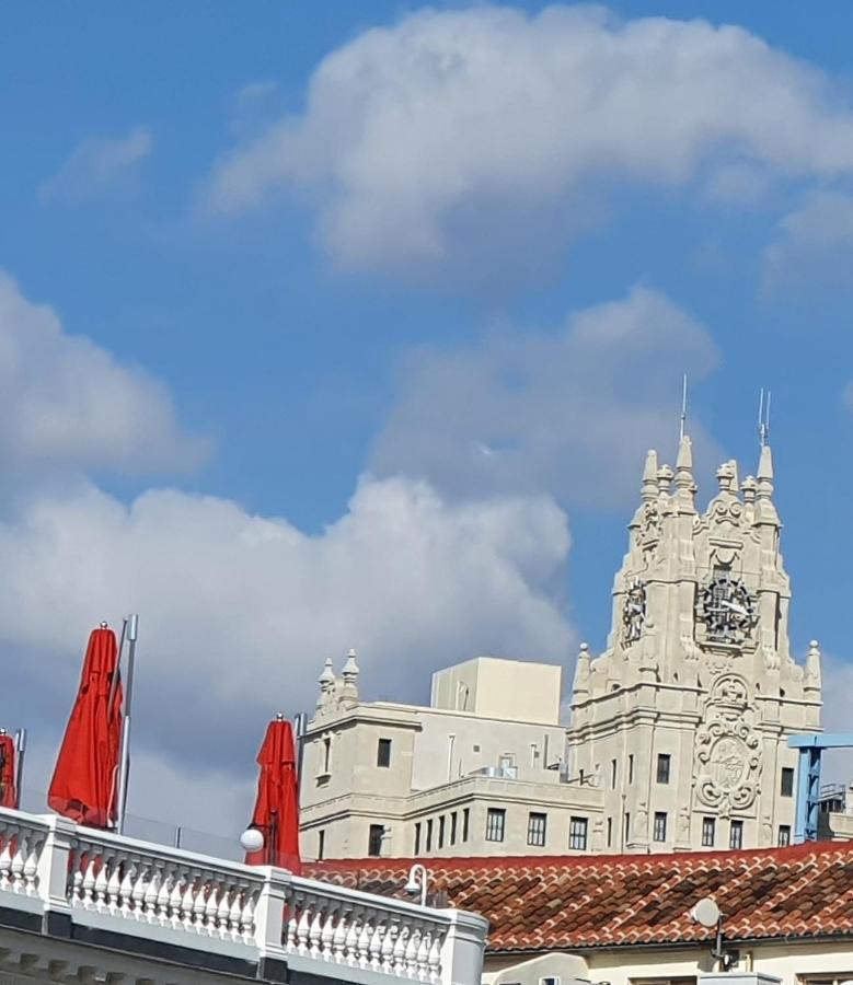 Hostal Riesco Madrid Exterior photo