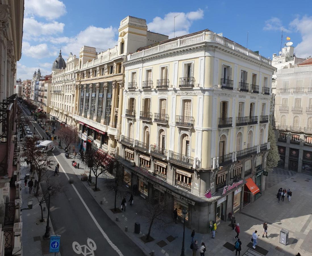 Hostal Riesco Madrid Exterior photo