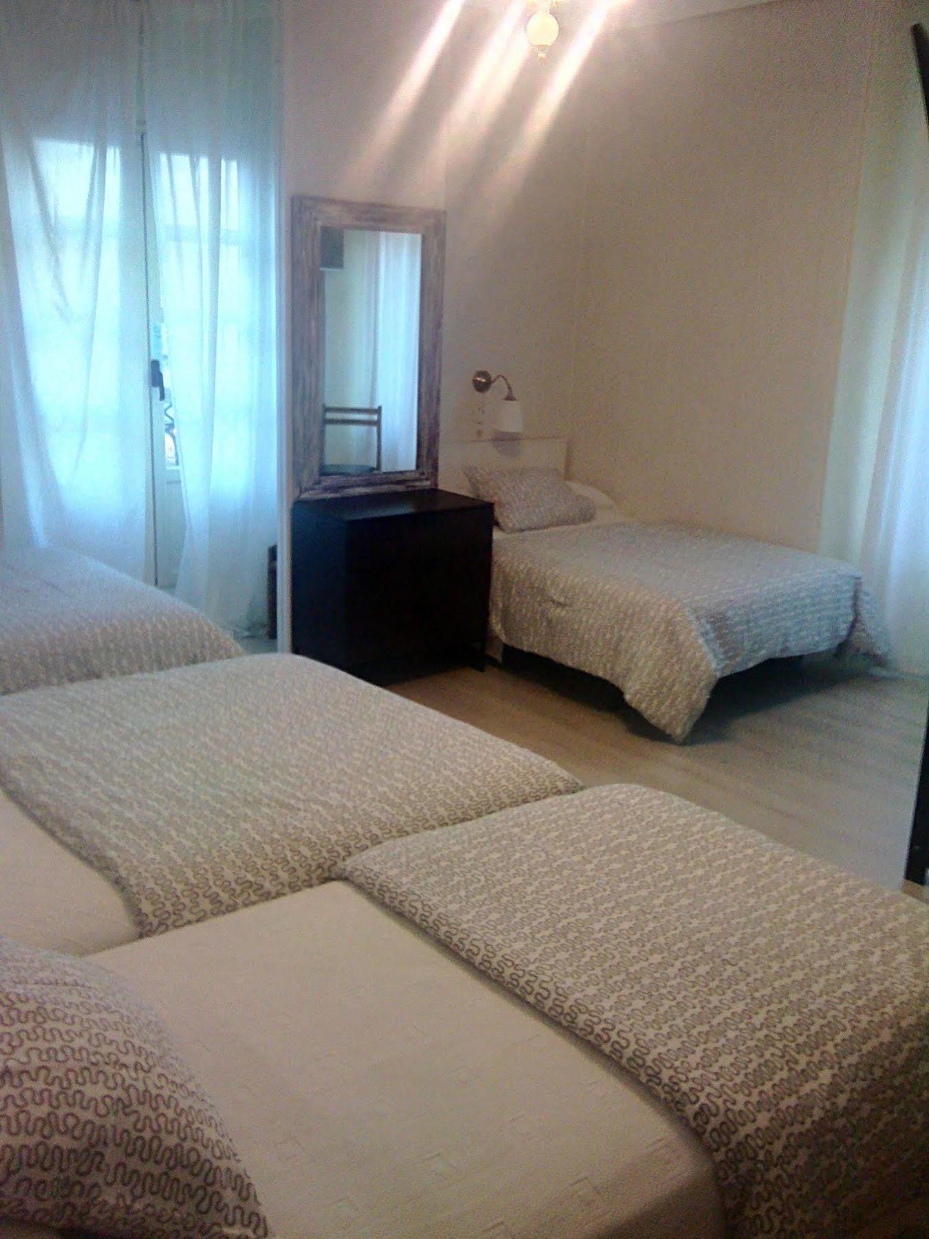 Hostal Riesco Madrid Exterior photo