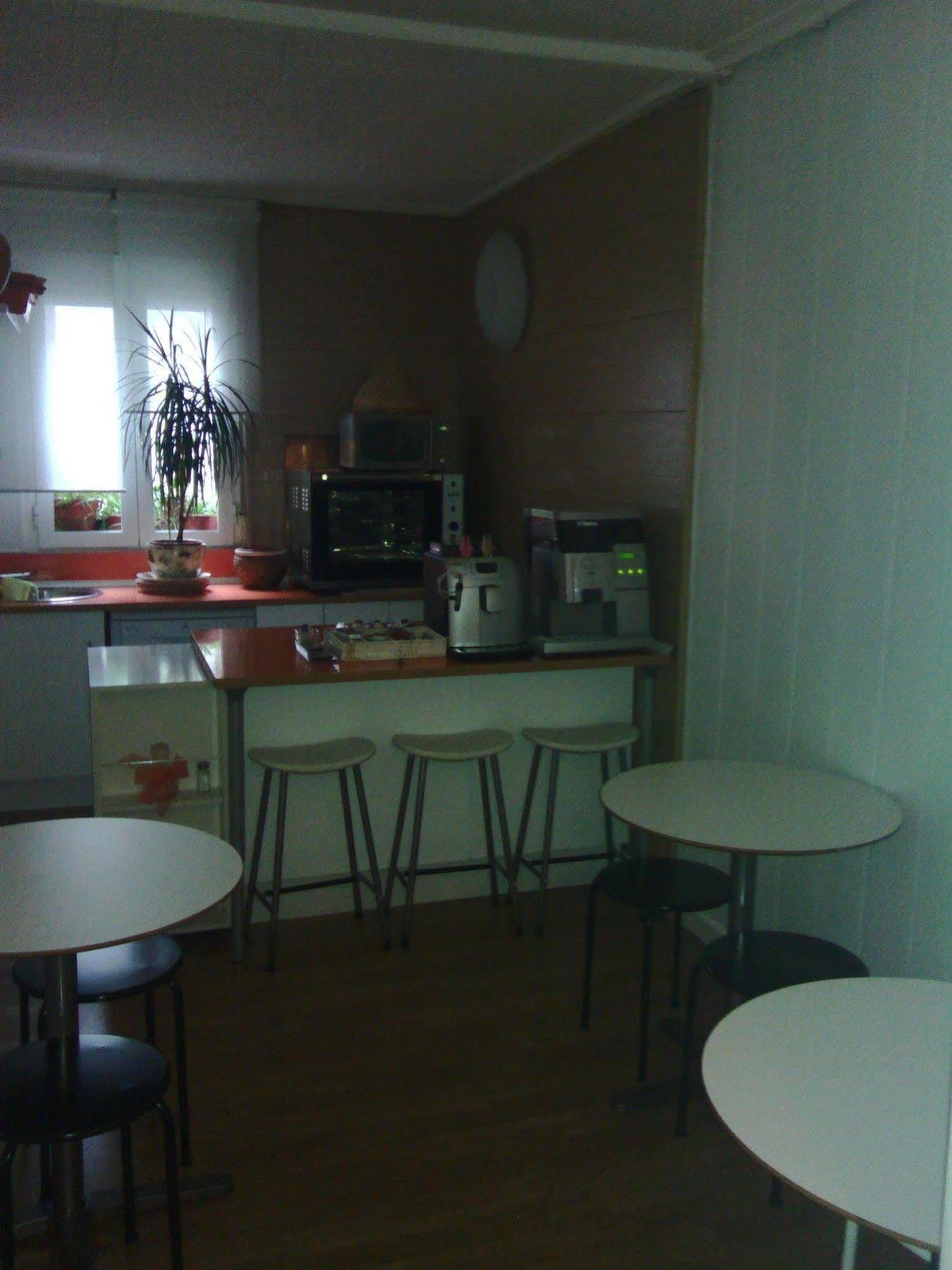 Hostal Riesco Madrid Exterior photo