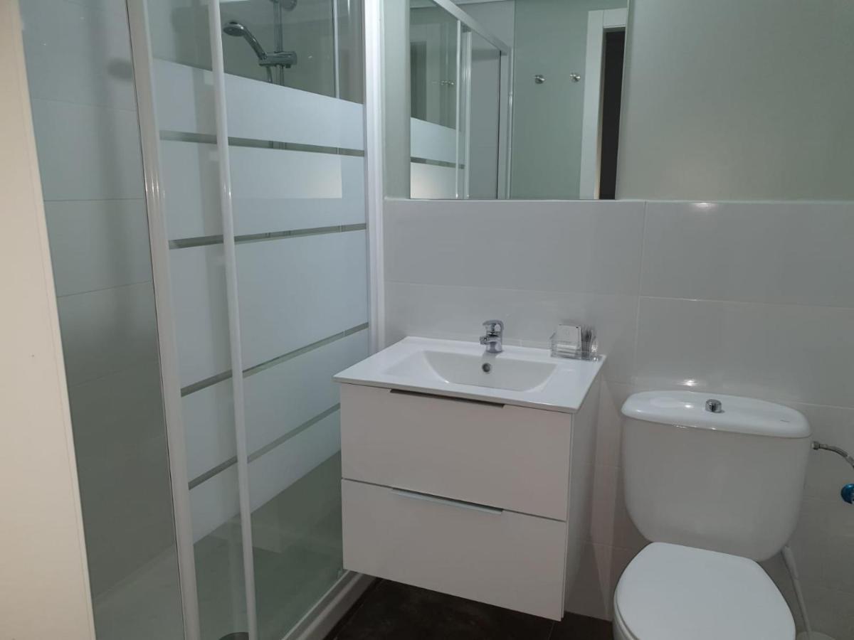 Hostal Riesco Madrid Exterior photo